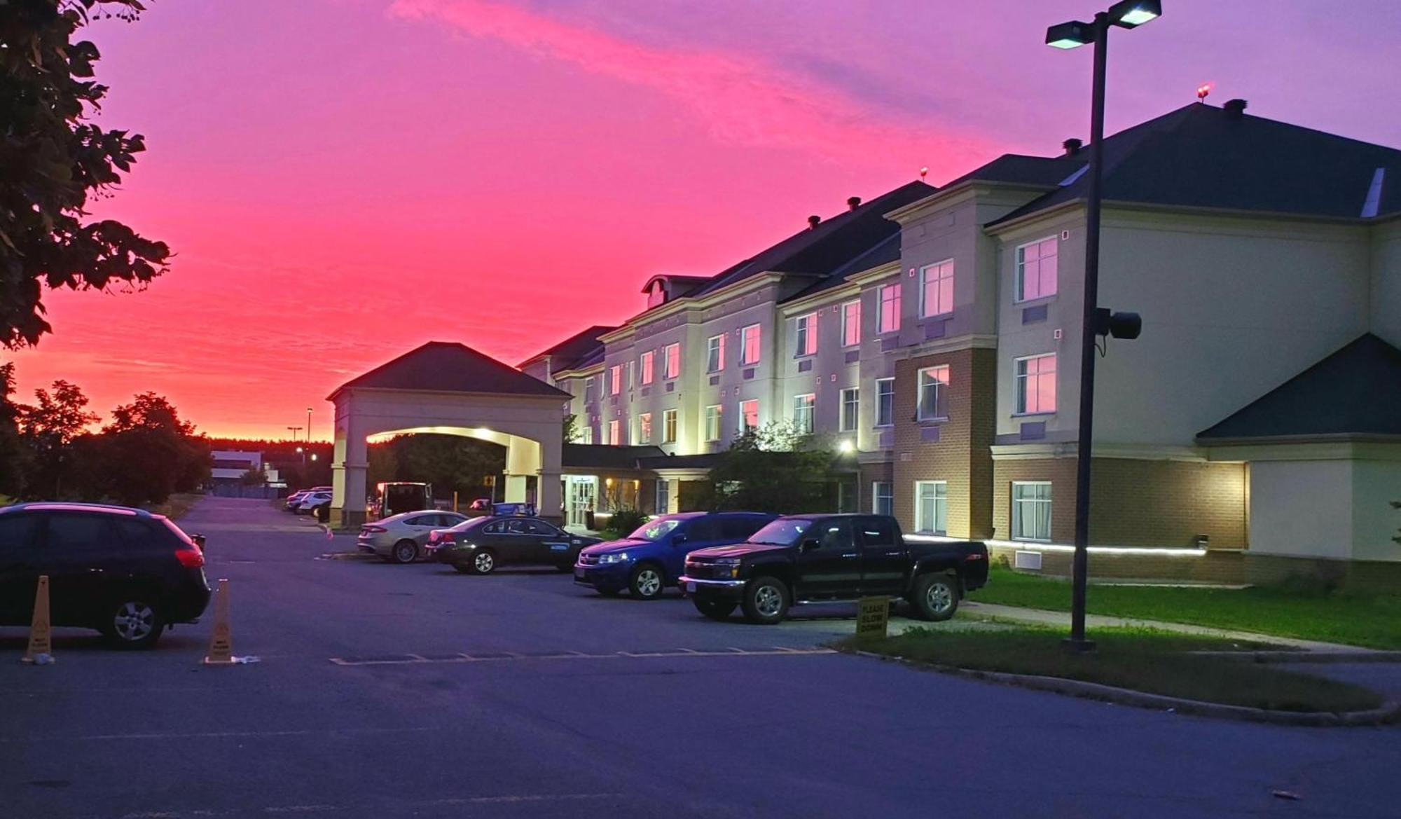 Hotel Days By Wyndham Airport Ottawa